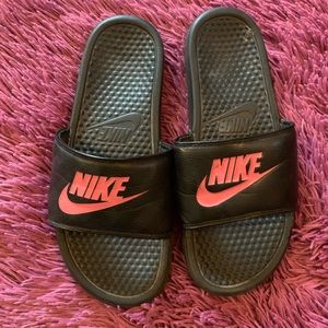 🦋Nike slides🦋